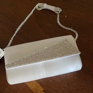 Nina white clutch